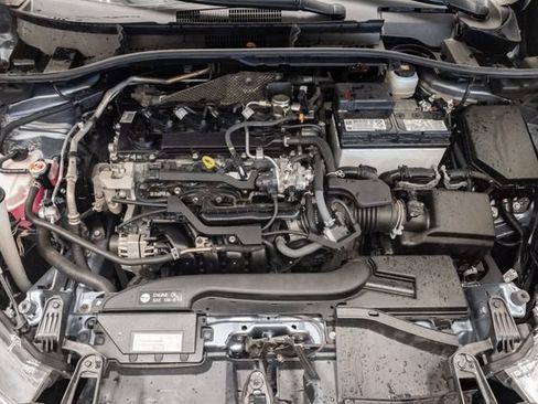 Used 2024 Toyota Corolla Cross L FWD image 3
