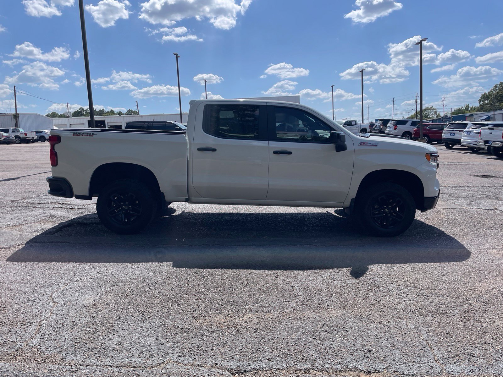 Used 2024 Chevrolet Silverado 1500 LT Trail Boss w/ Convenience Package II AWD/4WD image 7