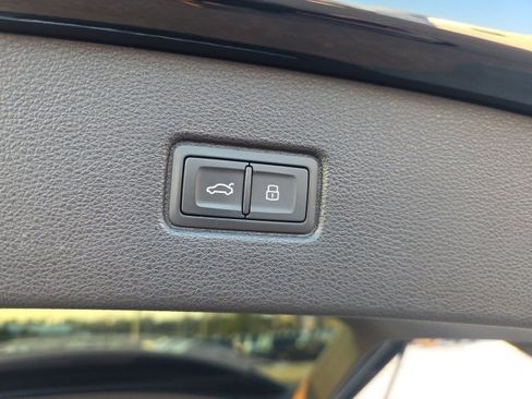 Used 2025 Audi Q7 3.0T Premium Plus image 12