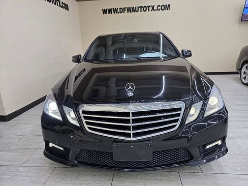 Used 2011 Mercedes-Benz E 550 Sedan image 3