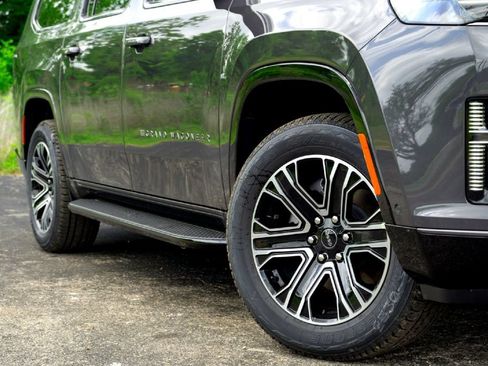 New 2026 Jeep Grand Wagoneer L 2WD image 3