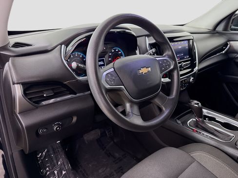 Used 2020 Chevrolet Traverse LS image 9