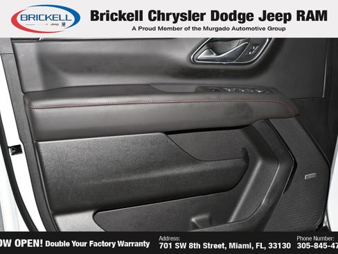 Used 2023 Chevrolet Suburban RST RWD image 11