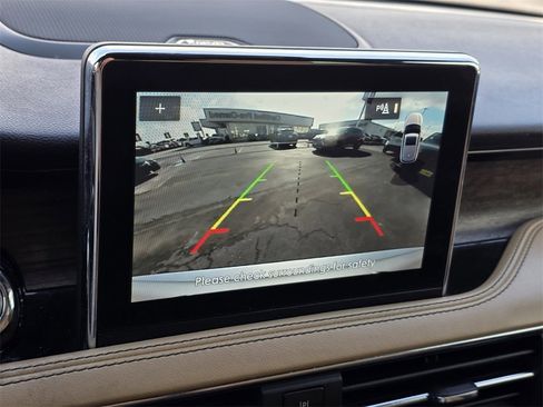 Used 2020 Lincoln Corsair Reserve w/ Rear Removable Package Tray image 22