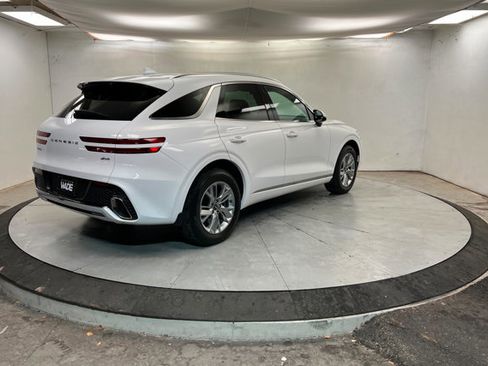 Used 2022 Genesis GV70 2.5T image 5