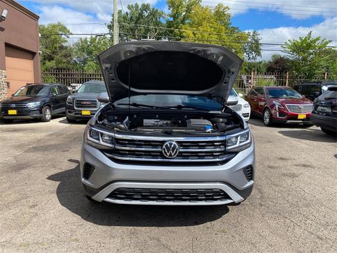 Used 2021 Volkswagen Atlas Cross Sport SE image 11