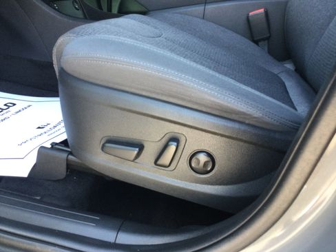 Used 2022 Hyundai Santa Fe SEL FWD image 8