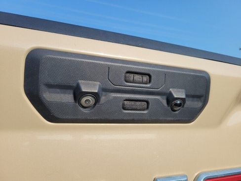 Used 2022 GMC Sierra 1500 AT4 w/ AT4 Premium Package AWD/4WD image 6