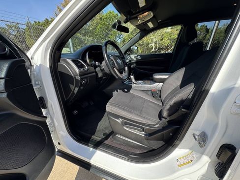 Used 2018 Jeep Grand Cherokee Laredo RWD image 20