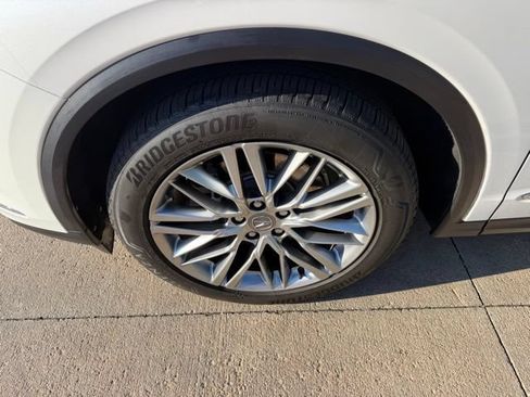 Used 2023 Acura MDX SH-AWD w/ Advance Package image 33