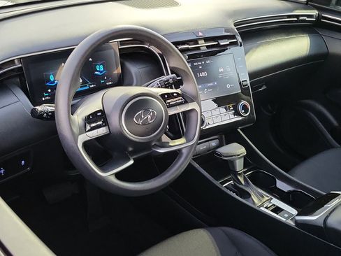 Certified 2024 Hyundai Tucson SE image 5
