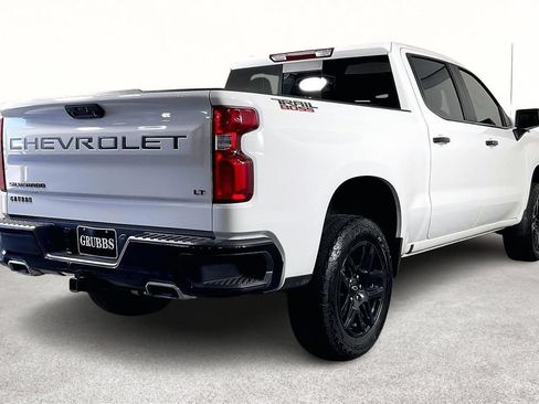 Used 2025 Chevrolet Silverado 1500 LT Trail Boss w/ Convenience Package II AWD/4WD image 4