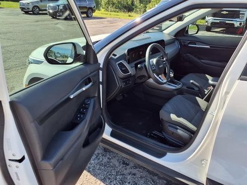Used 2024 Kia Seltos LX AWD/4WD image 19