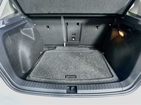 Used 2023 Volkswagen Taos SE w/ Panoramic Sunroof Package FWD image 30