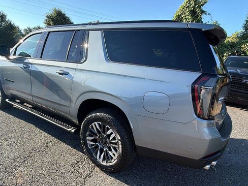 New 2026 Chevrolet Suburban Z71 w/ Comfort Package AWD/4WD image 11