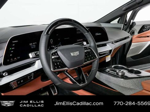 New 2026 Cadillac Optiq Luxury 2 RWD image 4