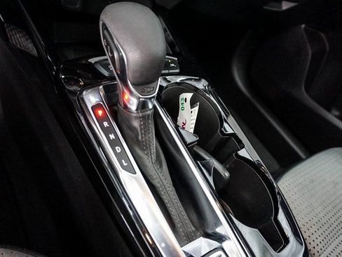 Used 2025 Chevrolet Trax LT image 16