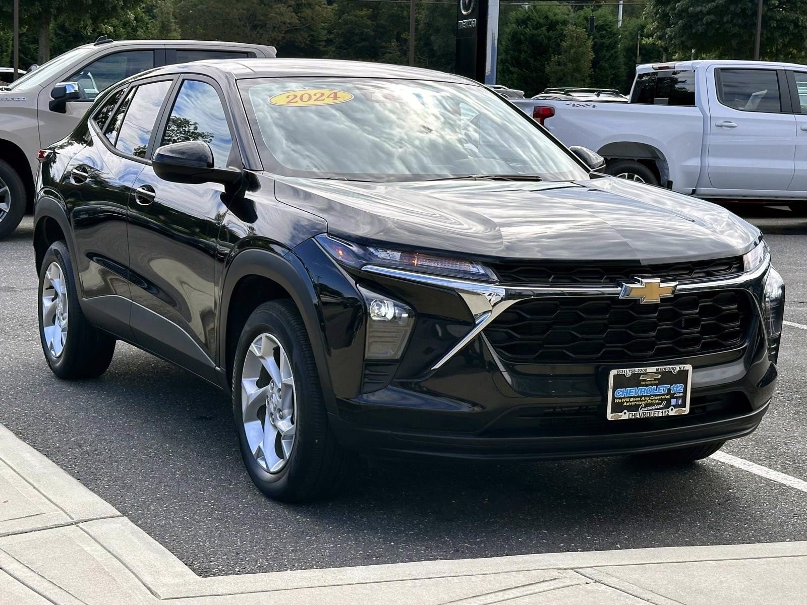 Used 2024 Chevrolet Trax LS w/ LS Convenience Package FWD image 5