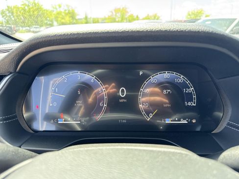 New 2025 Jeep Grand Cherokee Altitude image 23