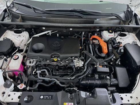 Certified 2022 Toyota RAV4 LE AWD/4WD image 10