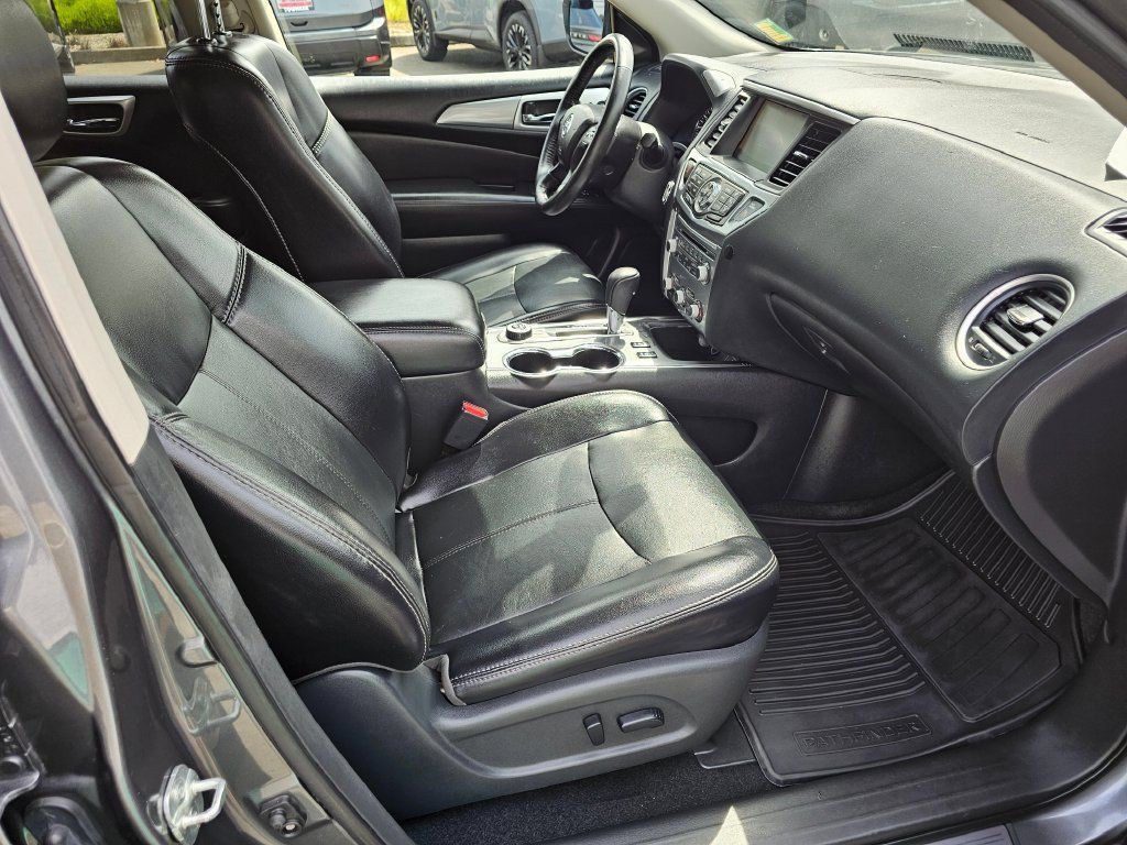 Used 2020 Nissan Pathfinder SL AWD/4WD image 13