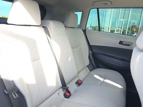 Used 2022 Toyota Corolla Cross L image 7