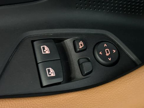 Used 2025 BMW 230i Coupe w/ Convenience Package image 13