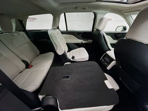Used 2025 Lincoln Aviator AWD image 29
