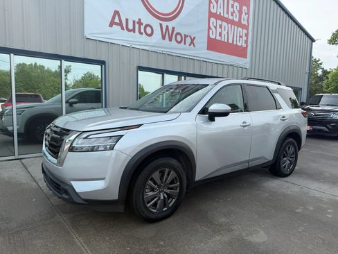 Used 2022 Nissan Pathfinder SV AWD/4WD image 31