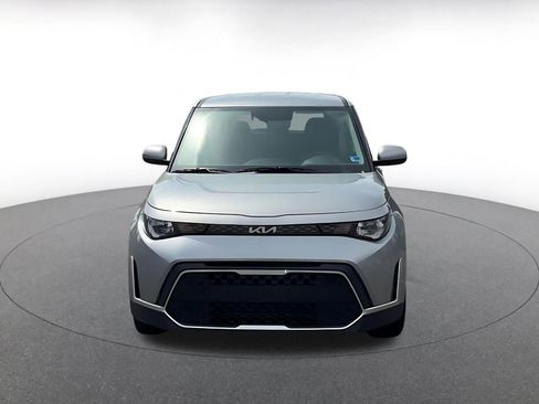 Used 2025 Kia Soul LX w/ LX Technology Package FWD image 4