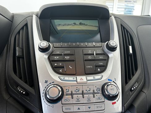 Used 2015 Chevrolet Equinox LT FWD image 16