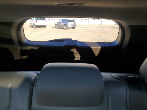 Used 2020 Hyundai Santa Fe Limited image 14