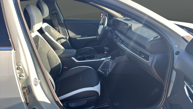 New 2026 Kia K4 EX FWD image 25