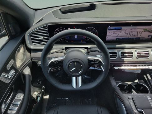 New 2026 Mercedes-Benz GLS 580 4MATIC image 14