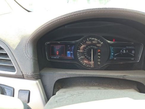 Used 2013 Lincoln MKX FWD image 5