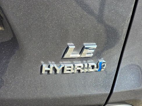 Used 2024 Toyota RAV4 LE AWD/4WD image 32