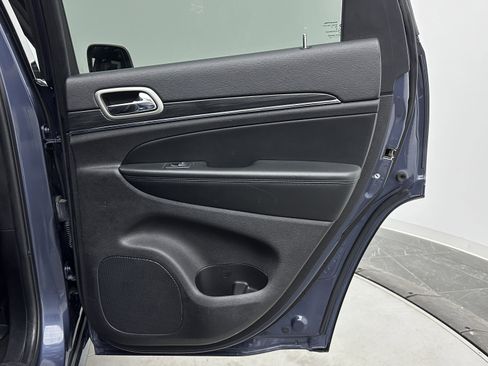 Used 2021 Jeep Grand Cherokee Limited w/ Luxury Group II image 33