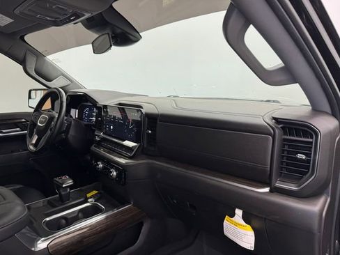 Used 2022 GMC Sierra 1500 Elevation image 34