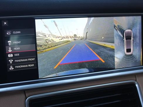 Used 2019 Porsche Panamera 4 image 21