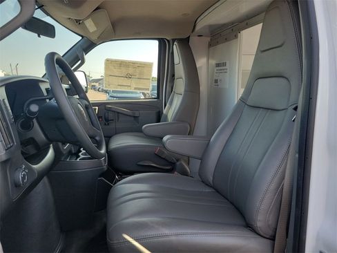 New 2025 Chevrolet Express 3500 Work Van w/ Power Convenience Package image 24