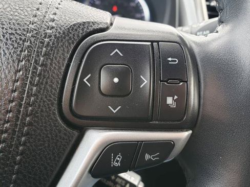 Used 2019 Toyota Highlander SE AWD/4WD image 24