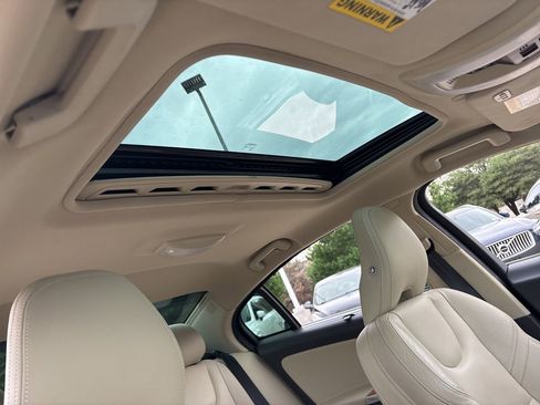 Used 2017 Volvo S60 T5 Inscription Platinum image 13