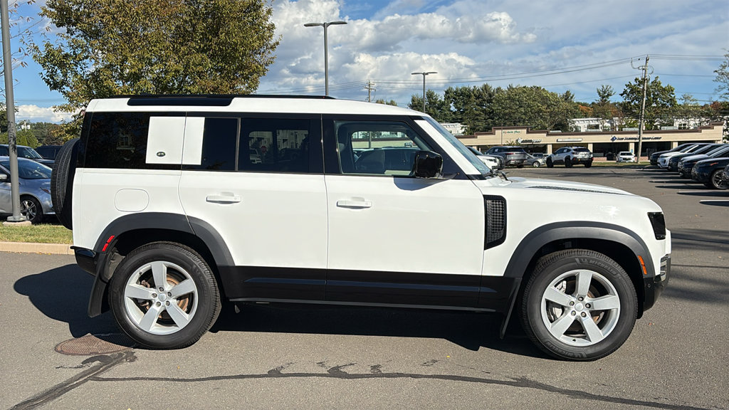 Used 2023 Land Rover Defender 110 X-Dynamic SE AWD/4WD image 9
