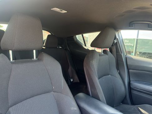 Used 2018 Toyota C-HR XLE FWD image 12