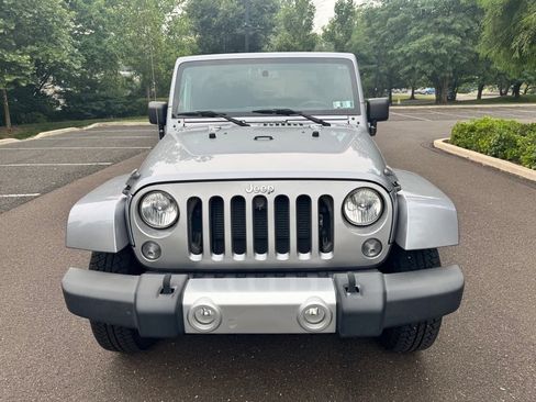 Used 2015 Jeep Wrangler Sahara AWD/4WD image 10