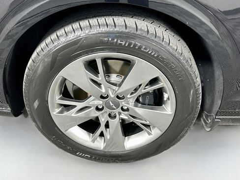 Used 2022 Genesis GV70 3.5T Sport w/ Sport Advanced Package AWD/4WD image 32