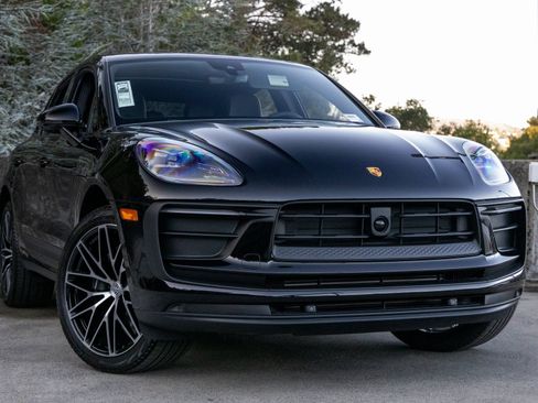 New 2026 Porsche Macan AWD/4WD image 9