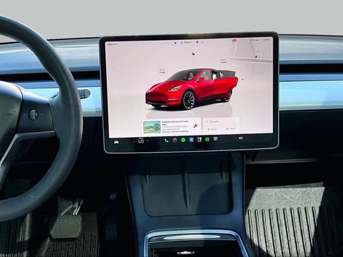 Used 2024 Tesla Model Y 2WD image 6