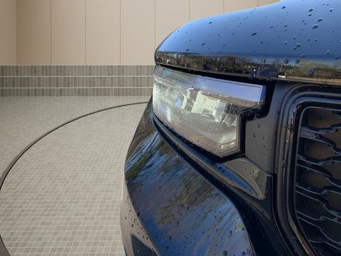 New 2025 Jeep Grand Cherokee L Altitude image 12