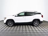 Used 2022 GMC Terrain SLT w/ Infotainment Package II image 4